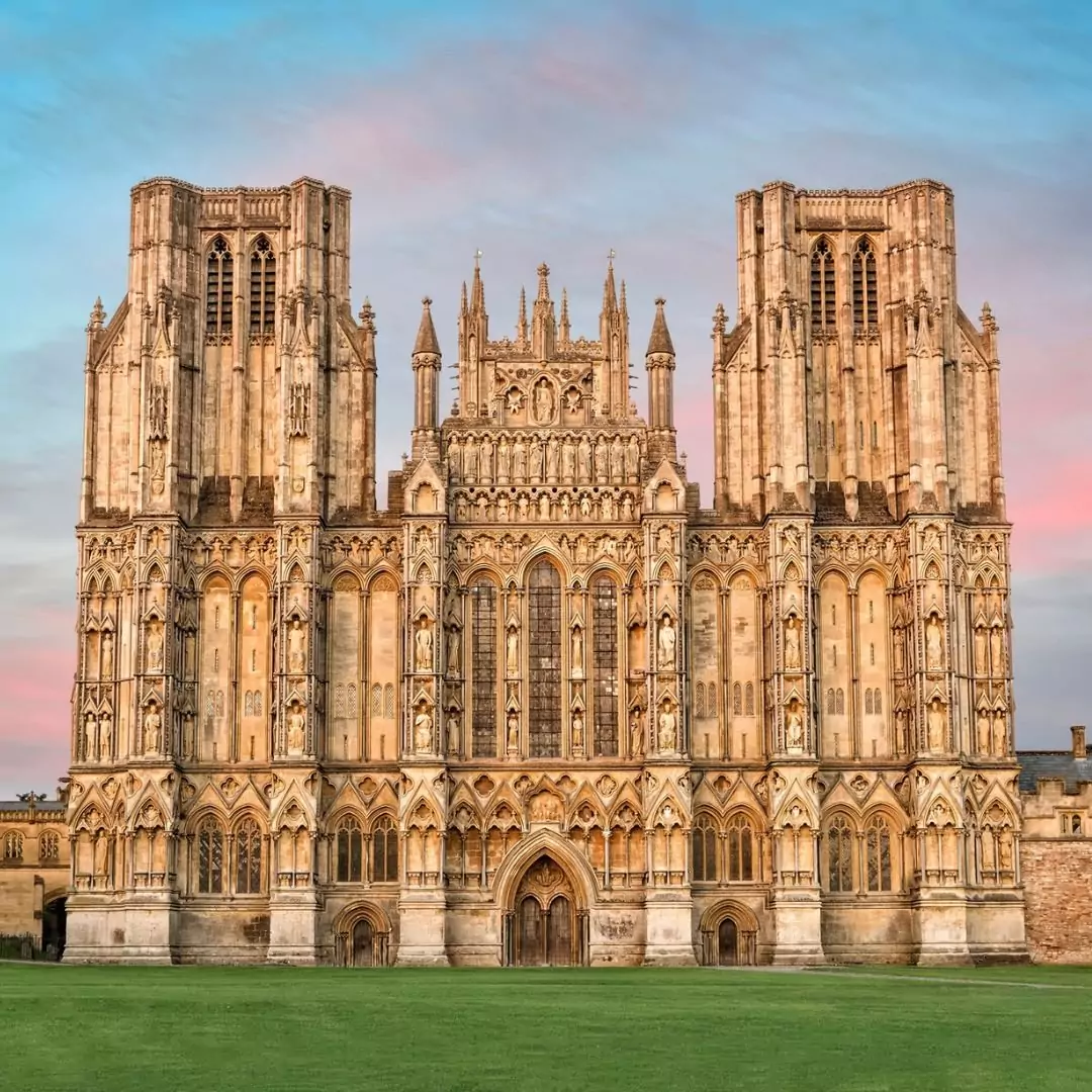 Top 10 Attractions Within an Hour's Drive of our Doniford Bay Caravan for Hire in South West England: 1 Top 10 Attractions Within an Hour’s Drive of our Doniford Bay Caravan for Hire in South West England: